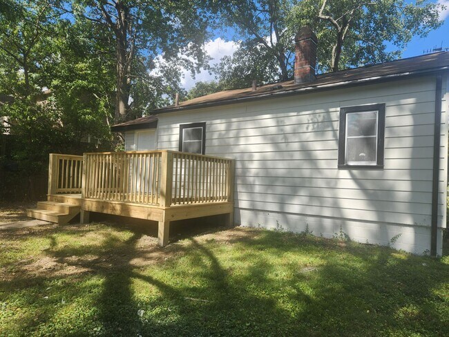 Building Photo - 804 Palatka Rd