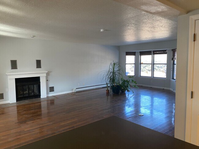 Building Photo - 2523 Claremont Ct NE