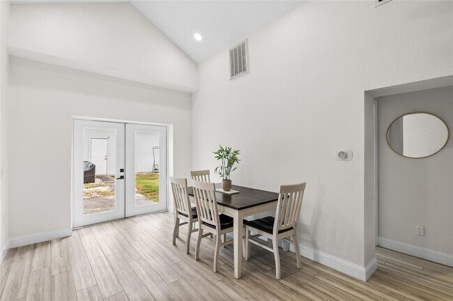 Building Photo - 4920 30th Ave N