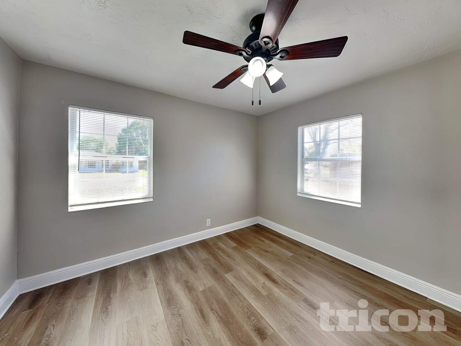 Building Photo - 3909 W Wallace Ave