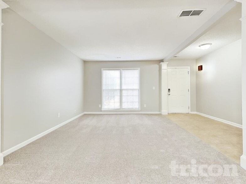 Building Photo - 2660 Binghampton Ln