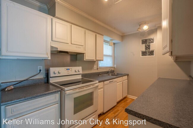 Building Photo - 4 br, 2 bath House - 1011 Westminister Dr