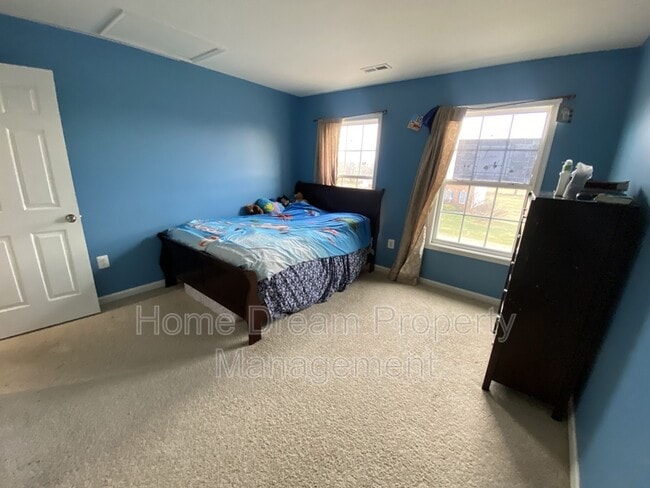 Building Photo - 11212 Katerina Dr S