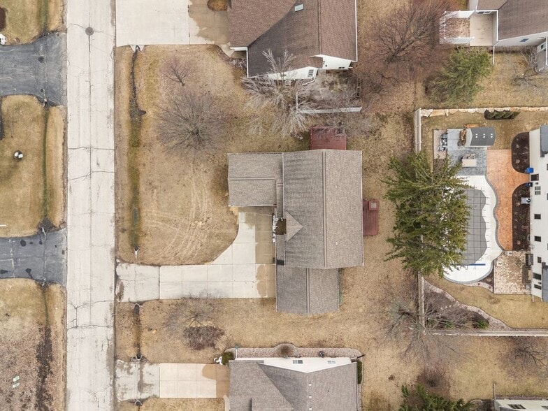 Building Photo - W6157 Aerotech Dr