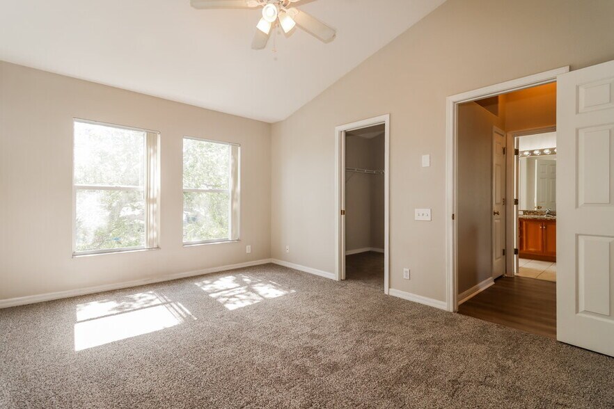 Building Photo - 13125 Thoroughbred Loop