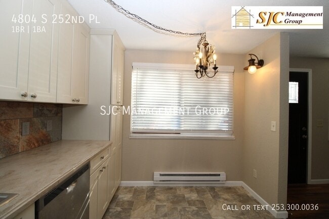Building Photo - 4804 S 252nd Pl