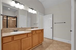 Building Photo - 1006 Temple St