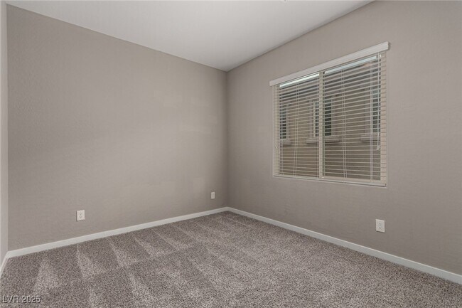 Building Photo - 759 Rogue Wave St