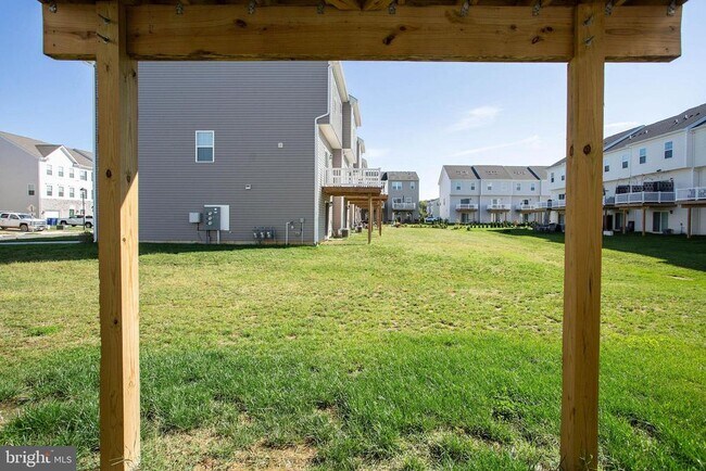 Building Photo - 239 Macoun Way