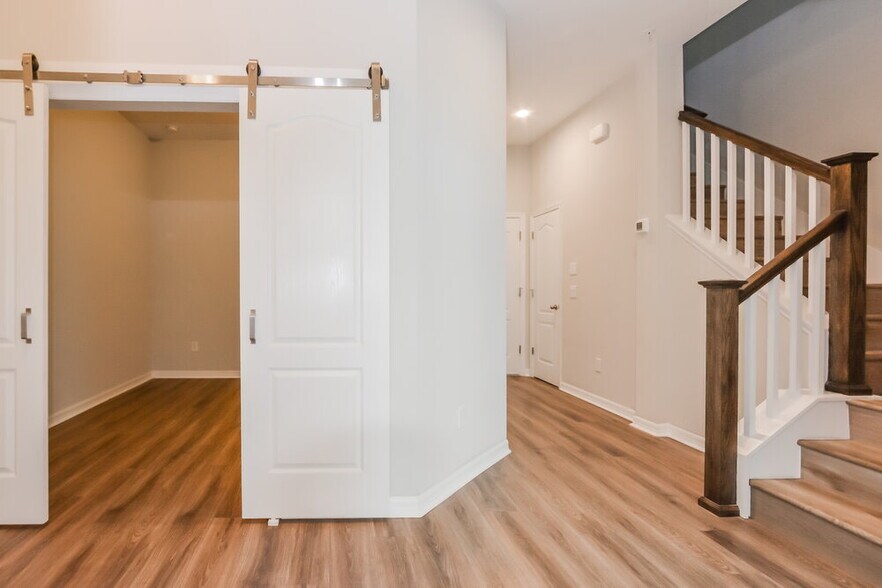 Building Photo - 1125 Mahonia Ct