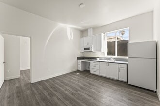 Building Photo - 11201 Main St