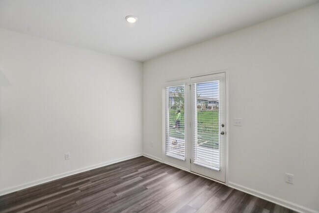Primary Photo - Fantastic 3bd/2.5ba home! Let yourself in!