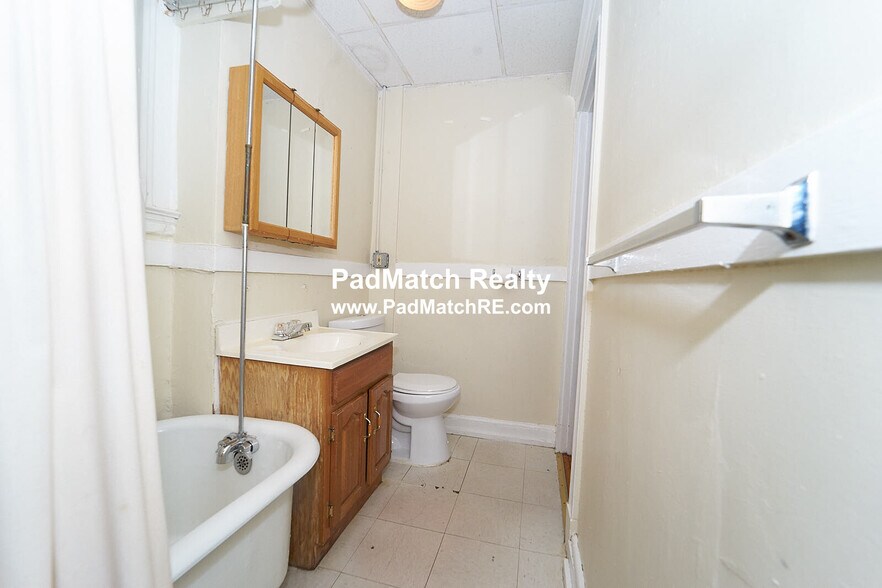 Building Photo - 218 South St