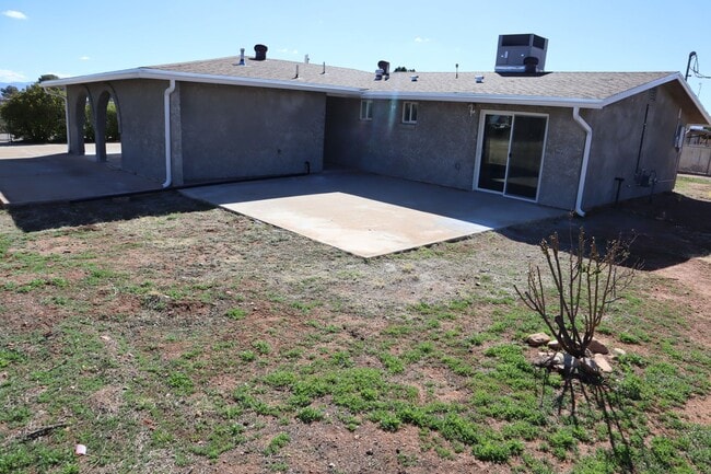 Building Photo - Fully Renovated Home You'll Want To See!