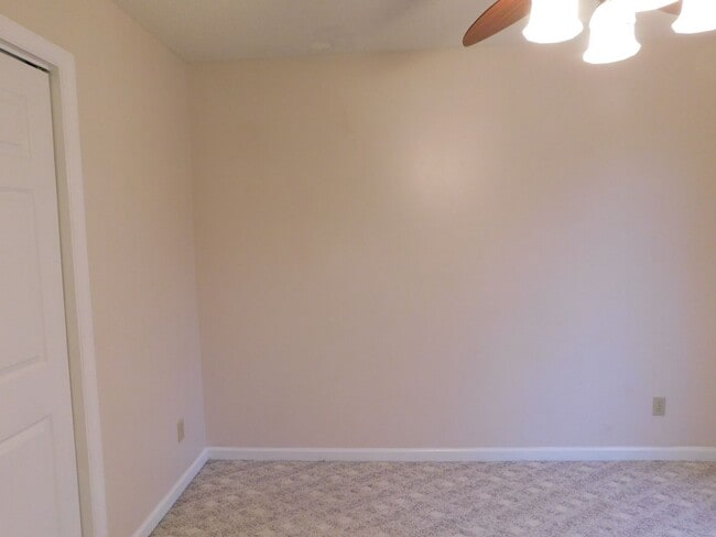Building Photo - 3 Bedroom Home in Pebble Creek Subdivision