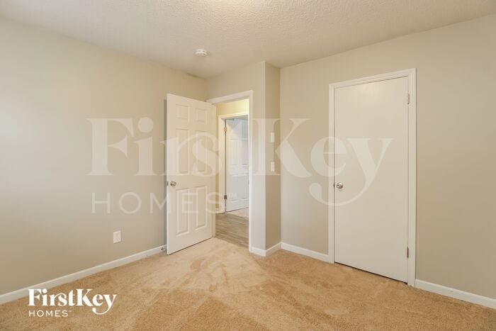 Building Photo - 7642 Pine St