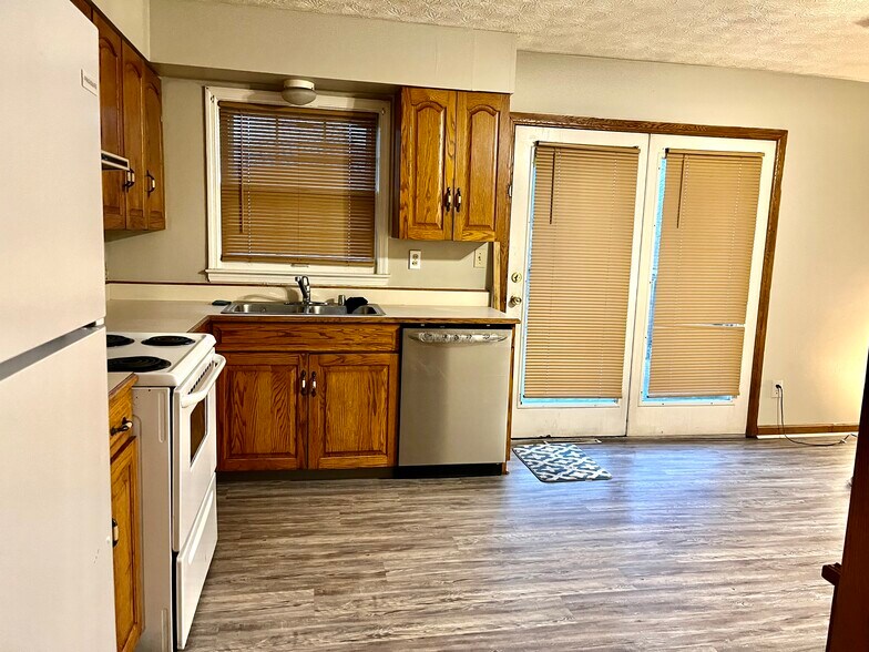 Building Photo - 3651 Niagara Dr