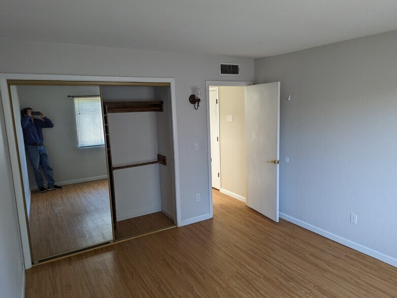 Back Bd. clo. and door - 3646 E Blacklidge Dr