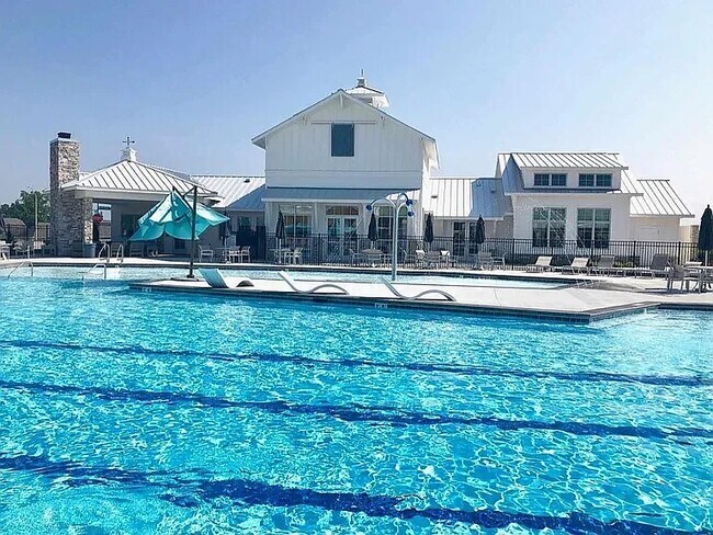 Building Photo - 6400 Astor Elgin St