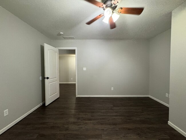 Building Photo - Well Maintained 4 Bedroom with a Privacy F...