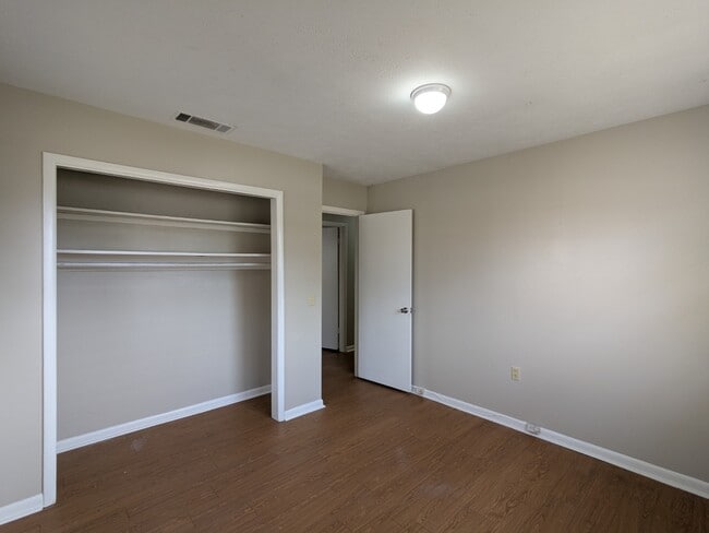 Building Photo - 904 Adams St