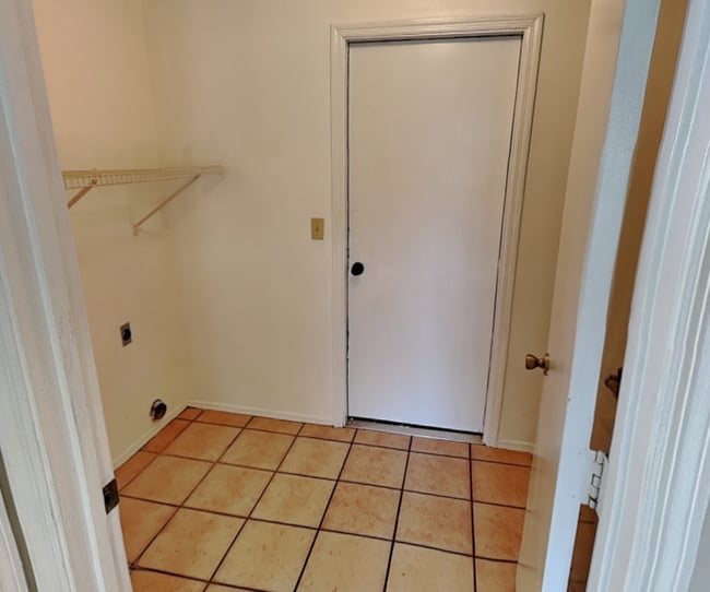 Building Photo - 1618 Cassingham Cir