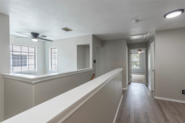 Building Photo - 336 Capella Oaks Ln