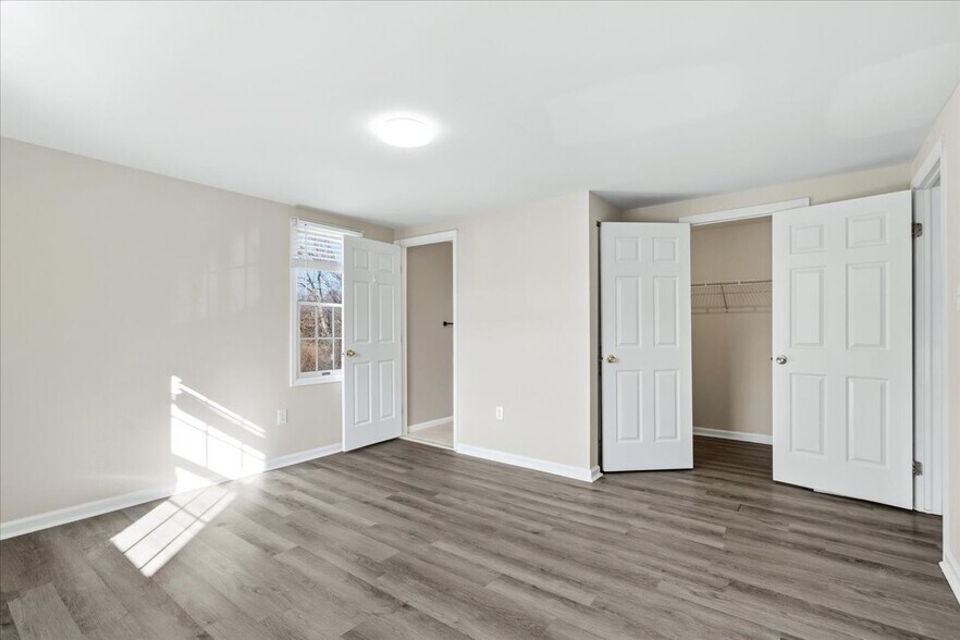 Building Photo - 819 Stratford Way