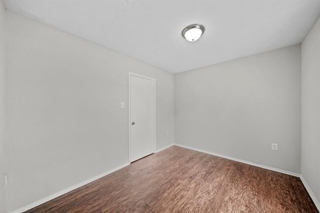Building Photo - 7219 Meadowlark Ln