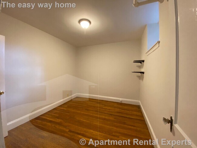 Building Photo - 285 Harvard St