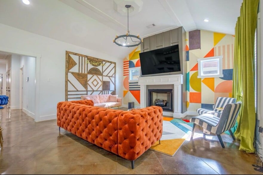 Building Photo - 1702 Netherwood Ave