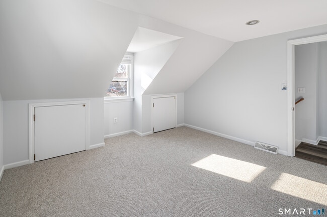 Building Photo - 37 Gaymoor Dr