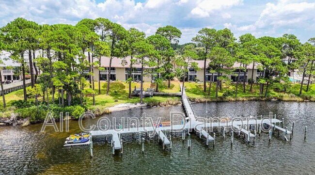 Building Photo - 6903 N Lagoon Dr