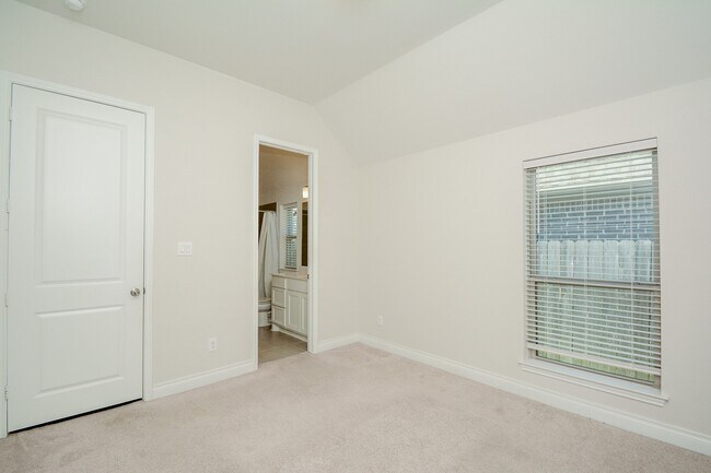 Building Photo - 28127 Knight Peak Dr