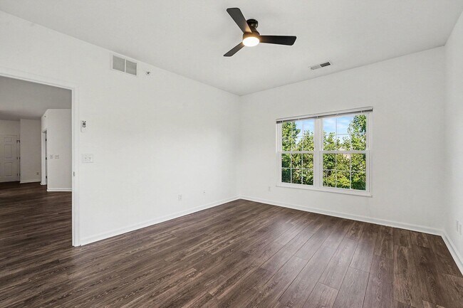 Building Photo - 961 Mistflower Ln