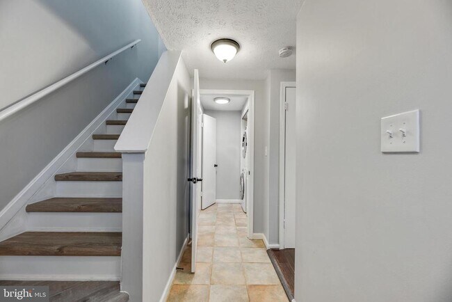 Building Photo - 1592 Lodge Pole Ct