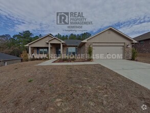 Building Photo - Spacious Family Home in Crestview | 4BR/3B...