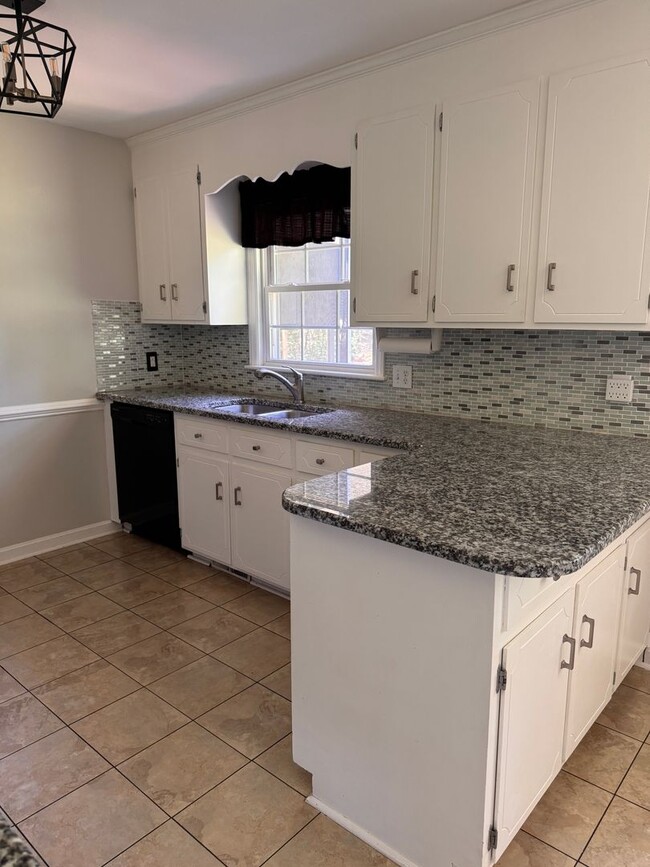 Building Photo - 3 Bedroom || 2.5 Bathroom Single Family Home