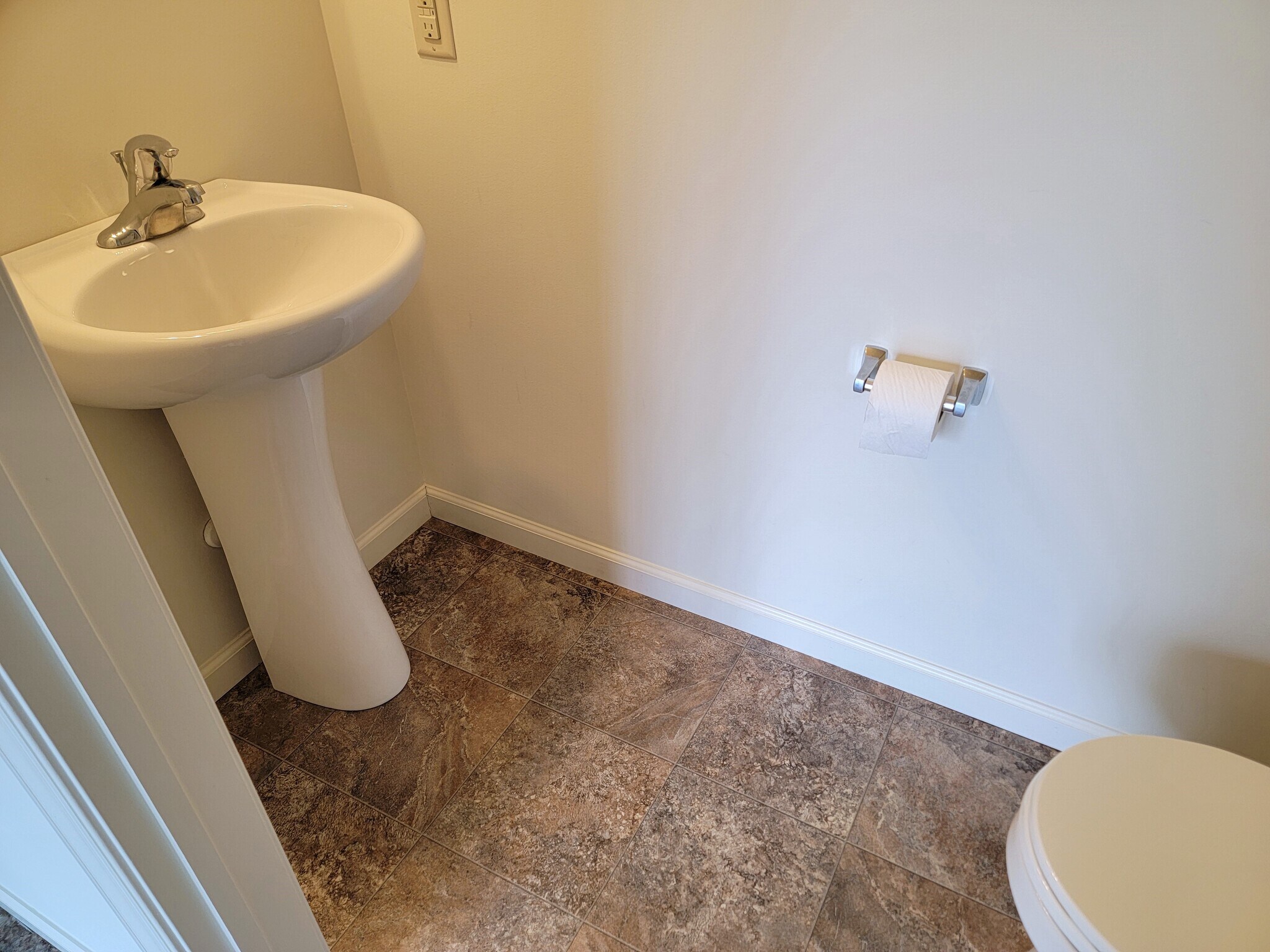 Building Photo - 227 Limestone Dr