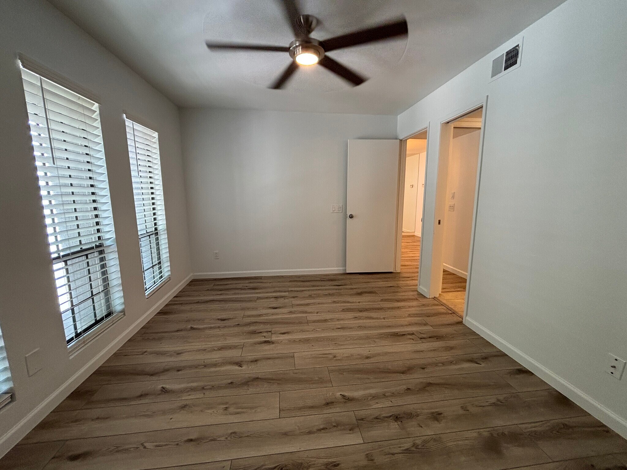 Spare Bedroom - 5221 N 24th St