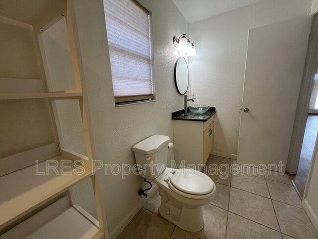 Building Photo - 1130 Quintuplet Dr