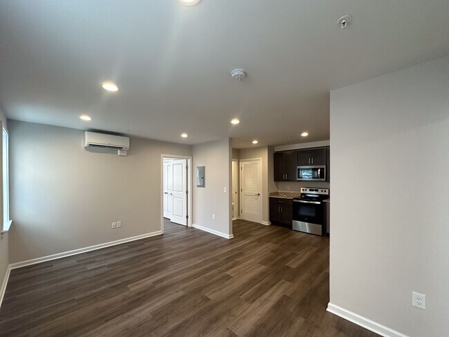 Building Photo - 5508 Belair Rd