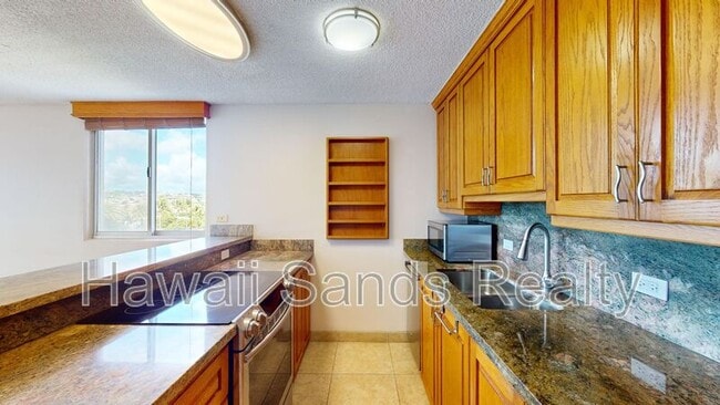 Building Photo - 2611 Ala Wai Blvd