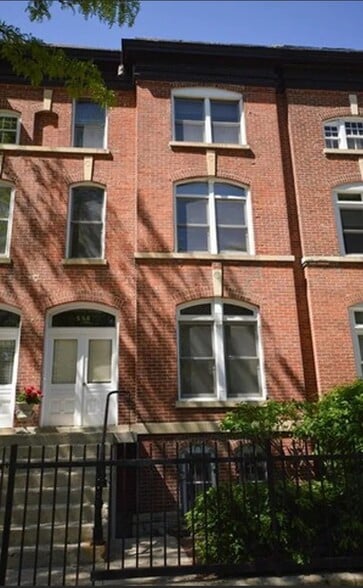Primary Photo - 556 W Belden Ave
