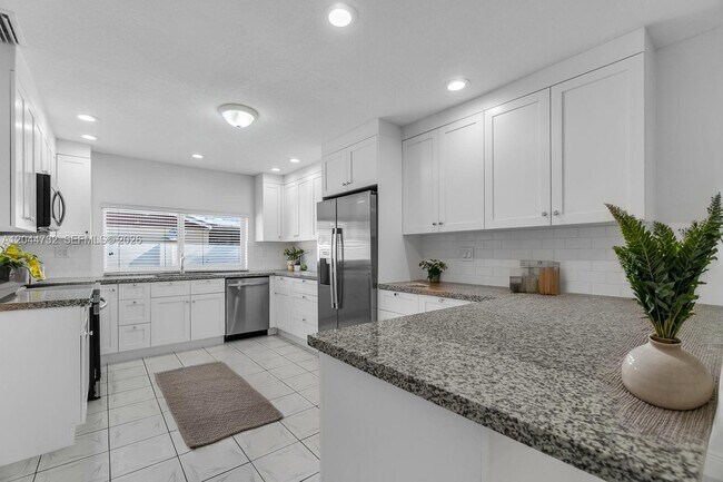 Building Photo - 7125 SW 93rd Ct