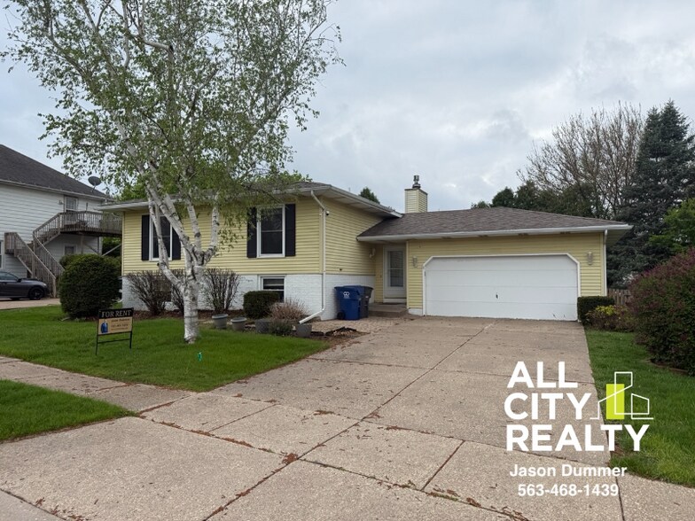 Building Photo - 3840 Wakonda Dr
