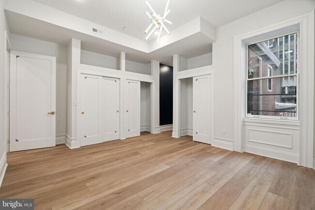 Building Photo - 1822 Chestnut St