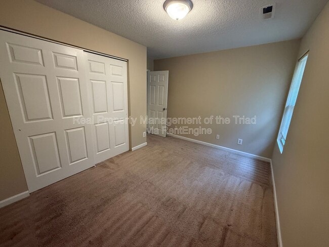 Building Photo - 1124 Highstone Dr