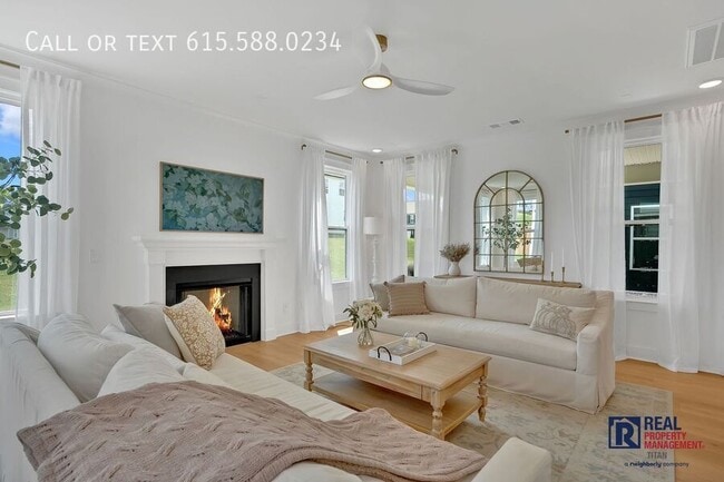 Building Photo - 613 Conifer Dr