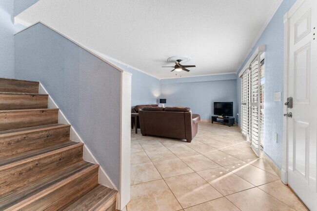 Building Photo - 1806 18th Ct